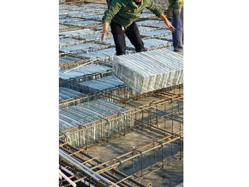 金属箱，钢网箱 (1)